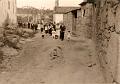 Década de 1940-Casamento saindo da Igreja para Freixa-Ciprestes